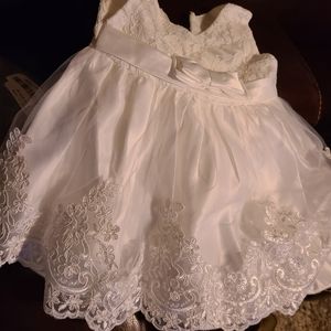 Beautiful white baby dress....Kremlin and headband to match..detachable bow